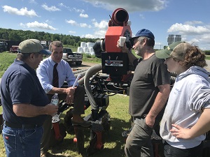 Governor visits with Franklin County farmers